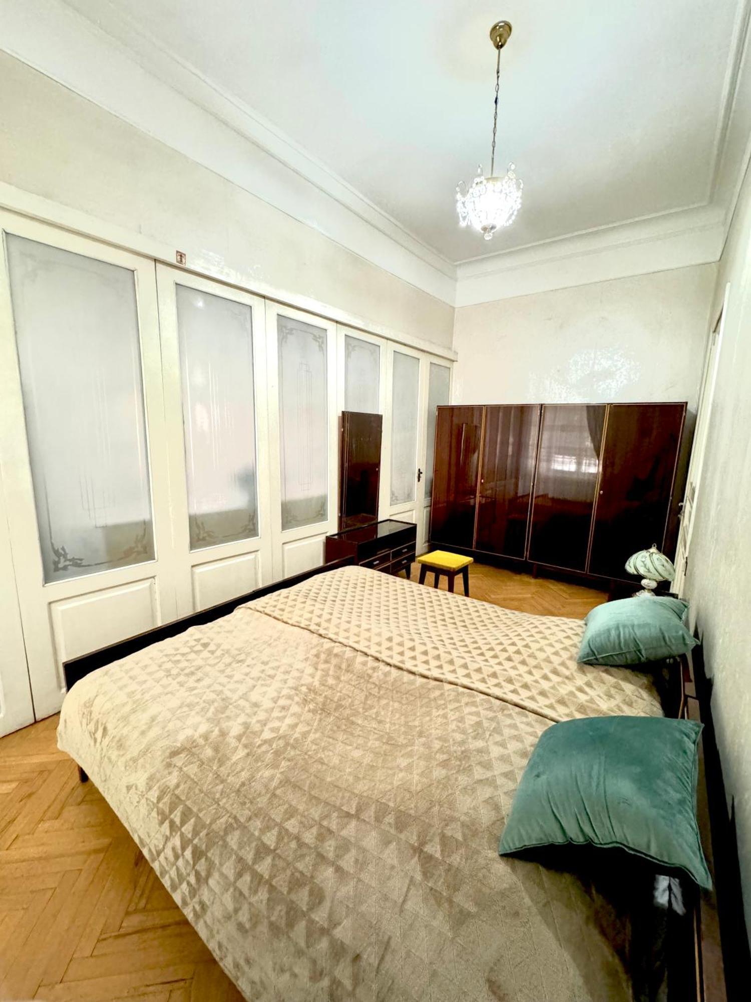 Authentic Old Tbilisi Apartment Exterior photo